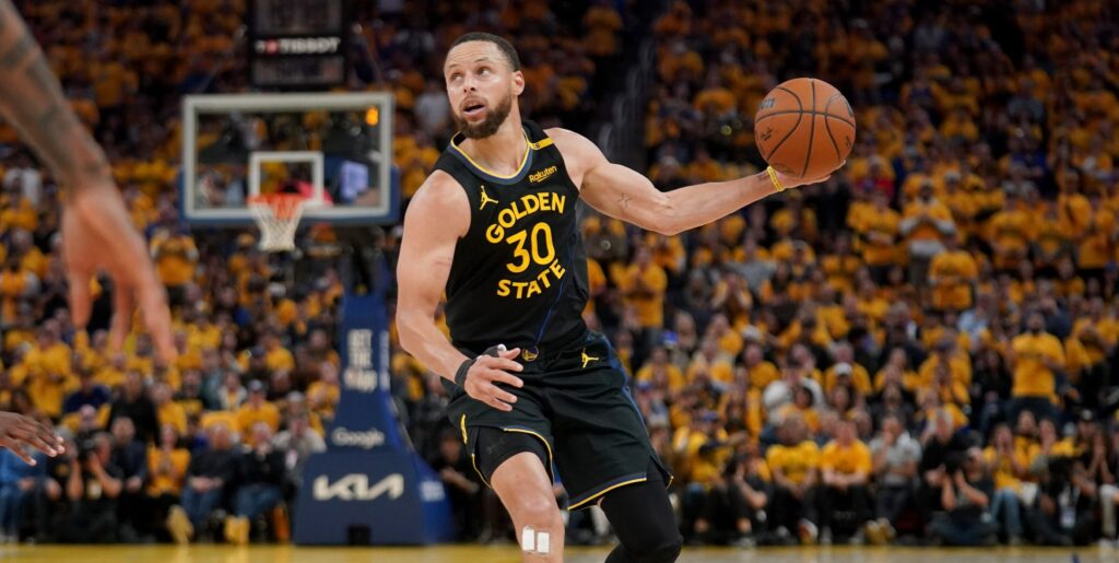Steph Curry’s Fourth-Quarter Surge Sends Warriors Past Rockets in Game 7